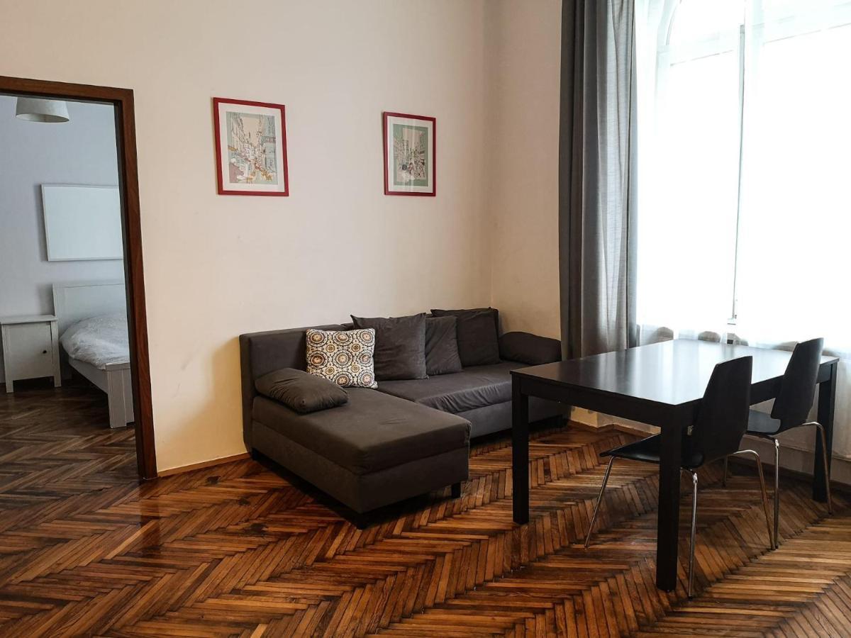 Apartment Next To The Main Square คราคูฟ ภายนอก รูปภาพ